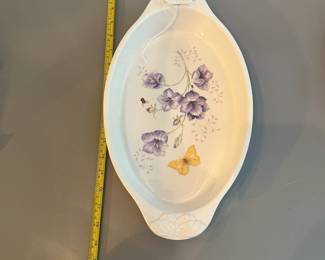 R101 - $18. Butterfly Meadow Oval Casserole Dish. 