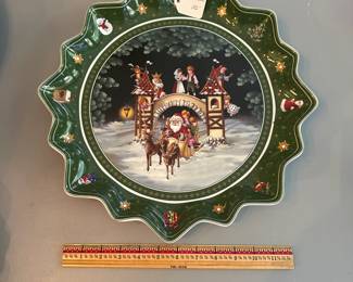 R85 - $25. Villeroy & Boch Platter. Measures 15" across. 