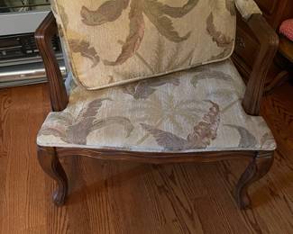 R23 - $85. Single Oversized Chair. Measures 32" wide x 30" deep x 39" tall. Floor to seat 21". Wooden frame has minor scratches / marks but sturdy!