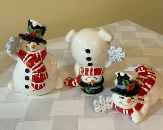 A53 - $25. Fitz & Floyd Set of Snowmen. 6 pieces. 3"x3.5"