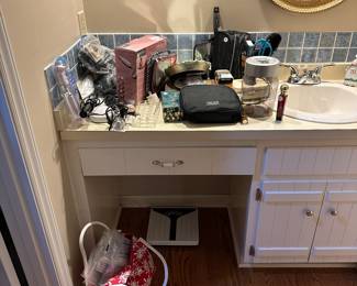UPDATED PHOTOS AFTER FRIDAYS SALE.