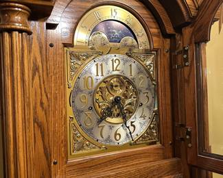 R1 - $650. Sligh Grandfather Clock - Alexandria Model. Excellent Condition. Measures 21" wide x 18" deep x 85" tall. 