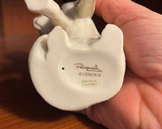 R45 - $10. Lenox White Cat. 