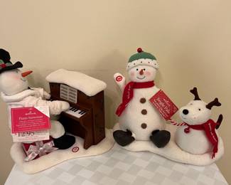 A3 - $30 Hallmark Plush Snowmen Lot NWT 4 Pieces