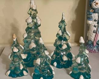 A31 - $30. Dreamsicles Northern Lights. 10 pieces. Range in height 7"-2.5"