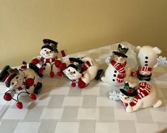 A53 - $25. Fitz & Floyd Set of Snowmen. 6 pieces. 3"x3.5"