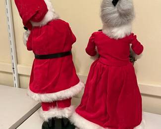 A28 - $65 PAIR. Byers' Choice Carolers Mr & Mrs Claus. 13.5" tall. 