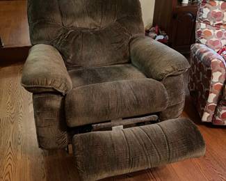 R20 - $75. Oversized La-Z-Boy Rocker Recliner. 