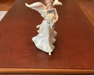 R38 - $10. Angel Of Peace Statue. 