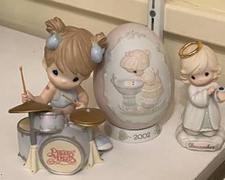 A32 - $100. Precious Moments Lot of 7 Pieces. Height ranging from 9.25" -4"
