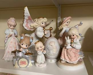 A32 - $100. Precious Moments Lot of 7 Pieces. Height ranging from 9.25" -4"