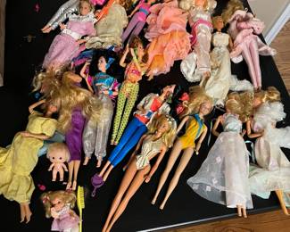A37 - $40. Vintage Barbie Lot of 17 pieces