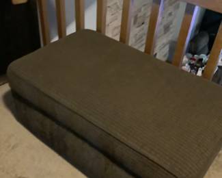 Storage ottoman
