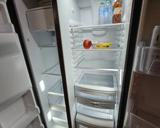GE side-by-side refrigerator with water/ice in the door!