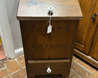 Taters n onions bin