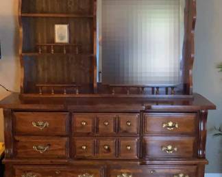 Dresser