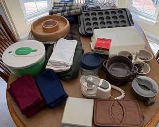 Assorted Kitchen Items