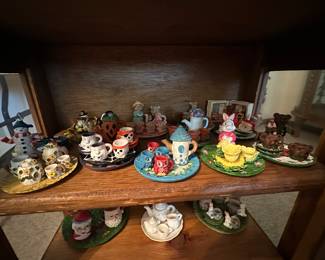 Miniature tea sets