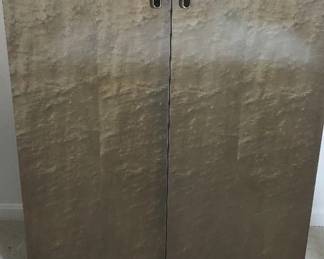 Broyhill Metallic Veneer Chest of Drawers