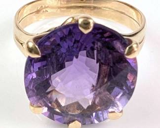 14K Yellow Gold Ring with 13 mm Purple Amethyst