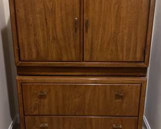 Drexel Gentlemans Chest