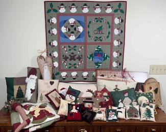 Folk Christmas Decor Lot