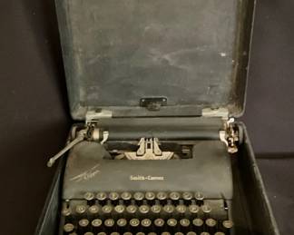 Smith and Corona clipper Typewriter