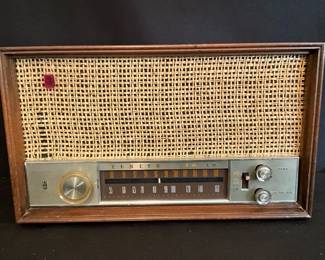 001 Zenith Long Distance Radio