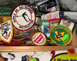 Vintage saginaw, Levi’s & other patches!