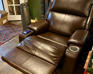 Like New Raymour and Flanagan Heated Massage Recliner