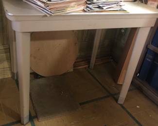 Cool MCM Table