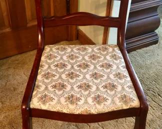 PRE-SALE NOW 1940’s-1950’s Mahogany Duncan Phyfe Rectangle Dining Table is 79.5 inches long (with one leaf that is 18 inches) by 42 inches wide and 29 inches tall. Table has twin 3 legged pedestal bases with traditional brass cap feet. Includes 6 matching chairs. The chairs are in very good condition with Famous Barr Labels. The table has a few scratches but it’s in good condition and has pads. Separate the 6 Chairs are $175 or Just the Table is $175, OR the Table & Chairs Together as a Set Only $300.