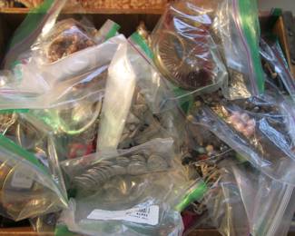 More of the jewelry case bagged lots