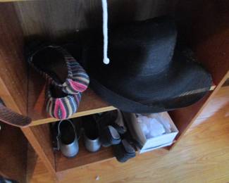 Large array of antique/vintage hats *some cool labels