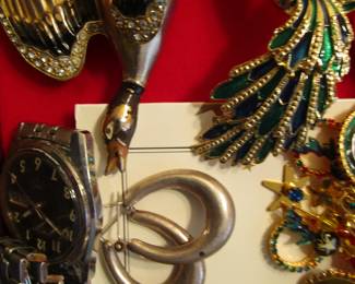 More of the jewelry case