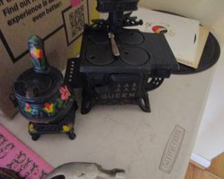 Mini vintage cast stoves