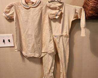 antique children’s clothing 