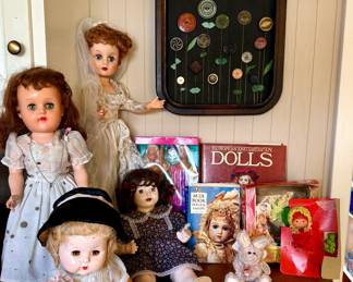 Strawberry Shortcake  9th Blue Book of dolls. European and American Dolls 1982 includes multiple newspaper clippings inside + wall art made from unique buttons