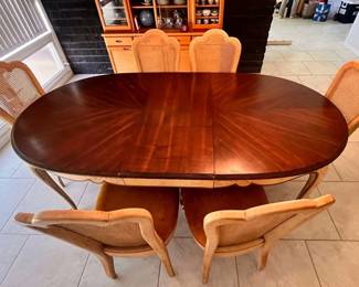 KAS001 - Beautiful Oak-Toned Dining Table w/ Six Chairs