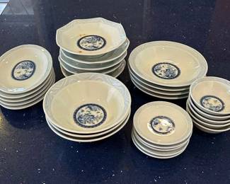 KAS040- Large Lot of Matching Vintage Asian Porcelain Dishes