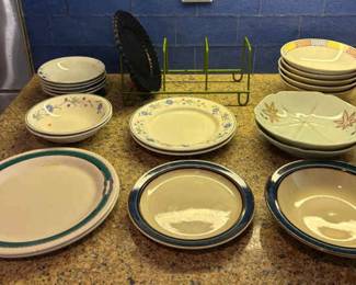 KAS043-Assorted plate set and plate rack