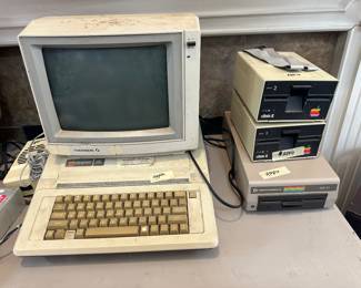 Commodore and vintage apple computing