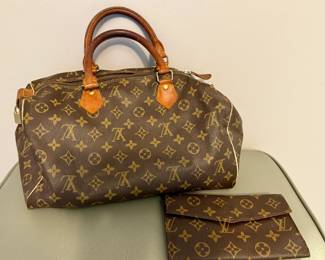 Louis Vuitton (to be authenticated) 