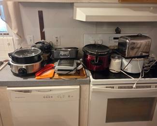 Small kitchen appliances (chopper, egg cooker, toaster, crock pot, panini press)