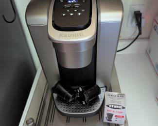 Lot #49 - Keurig Coffee Maker with K-Cup Holder