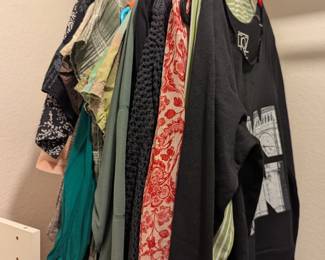 Lot #217 - Women's Clothing Size S - 21 Items