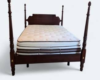 Statton Queen Size Cherry Pineapple Finial Poster Bed, Posturepedic Adjustable Bed