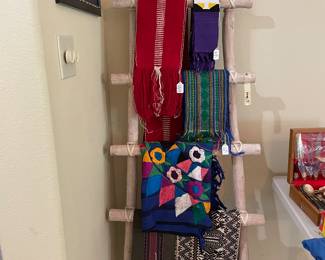 Medium size display ladder with Mexican fabrics