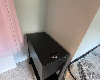 File cabinet 