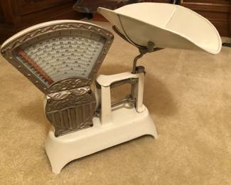 Antique 2-pound candy scale made by National Store Specialty Co., Lancaster, PA.